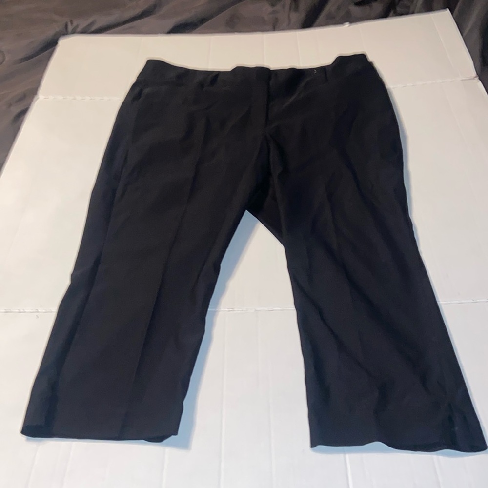 Lane Bryant black Capri dress pants size 18